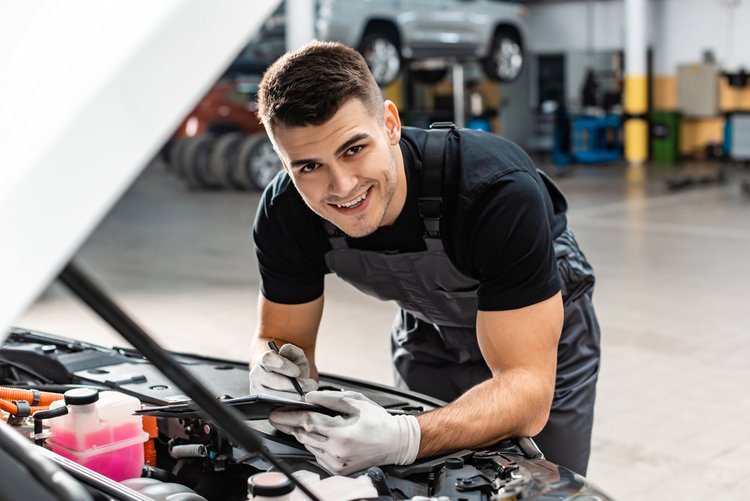 mechanic at auto repair